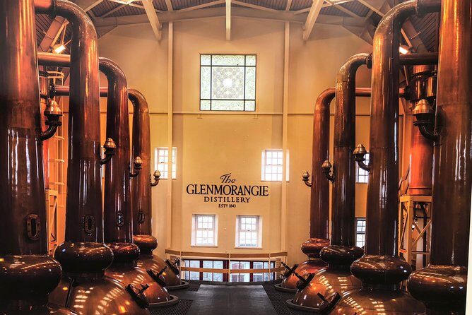 Dunrobin Castle and Glenmorangie Distillery - Local Private Tour - Dunrobin Castle and Gardens: The Main Event, Plus the Falconry Display