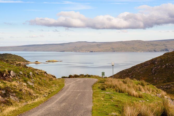 Inverness: Applecross, Loch Carron & the Wild Highlands - Your ride setup: small group, air-conditioned comfort, live narration