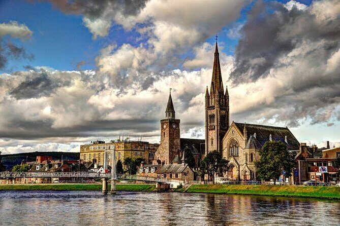Inverness Highlands Bucket List Tour - Loch Ness: short Ness-side time and a lot of photo potential