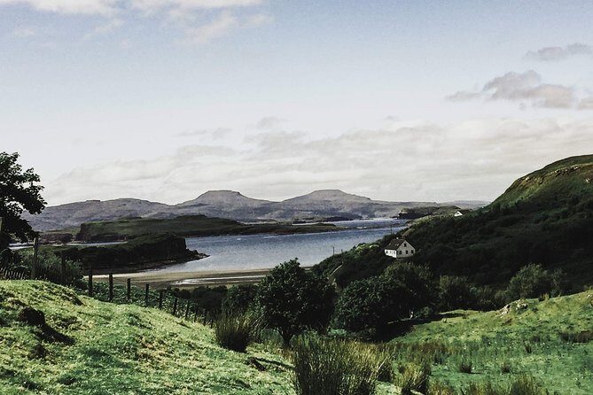 Isle of Skye Day Tour - Staffin Fossil Museum: dinosaur treasure in an actual home