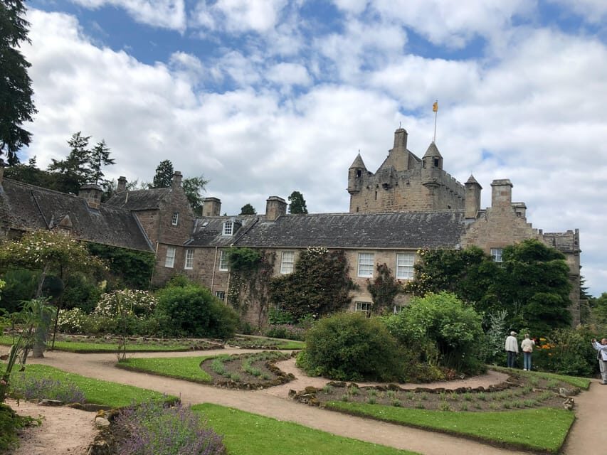 LOCH NESS ,CAWDOR CASTLE ,CLAVA CAIRNS & MORE FROM INVERNESS - Loch Ness: photo stops plus Urquhart Castle with real drama
