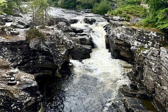 Loch Ness, Culloden, Clava and whisky/gin tour from Inverness. - Beauly: the priory, the cows, and a real food stop mood