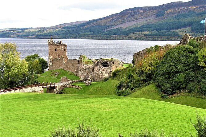 Loch Ness , Heilan Coos ,Great Glen , Fort William and Glencoe - A Private Highlands Day That Hits the Must-Sees Fast