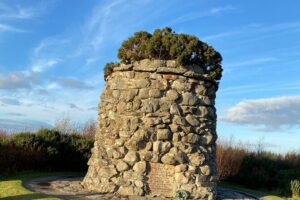 Loch Ness,Culloden Battlefield,Cawdor Castle & Much More From Inverness City - Loch Ness Photo Stops and Urquhart Castle’s “Romantic Ruin” Feeling