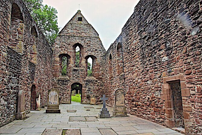 Private Tour to Loch Ness Culloden Battlefield Clava and Cawdor - The value of a private day: up to 6 people, all the driving planned