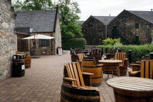 Speyside Whisky Trails from Inverness - Your guide in a kilt, and how customizing actually feels